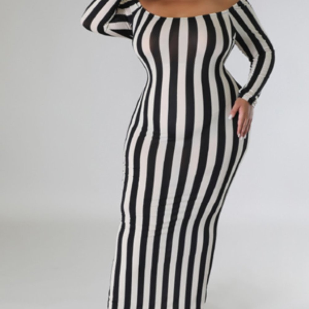 Plus Size Off the Shoulder Lavonia Maxi Dress